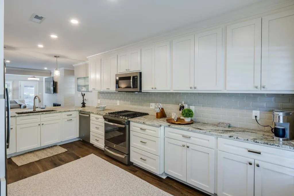 661 Hammond Drive, Sandy Springs, Georgia 30328, 3 Bedrooms Bedrooms, ,2 BathroomsBathrooms,Residential,Sold,661 Hammond Drive,7212897