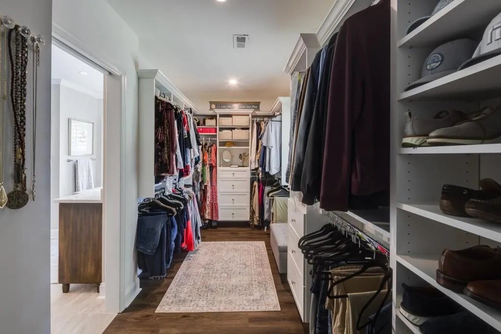 661 Hammond Drive, Sandy Springs, Georgia 30328, 3 Bedrooms Bedrooms, ,2 BathroomsBathrooms,Residential,Sold,661 Hammond Drive,7212897