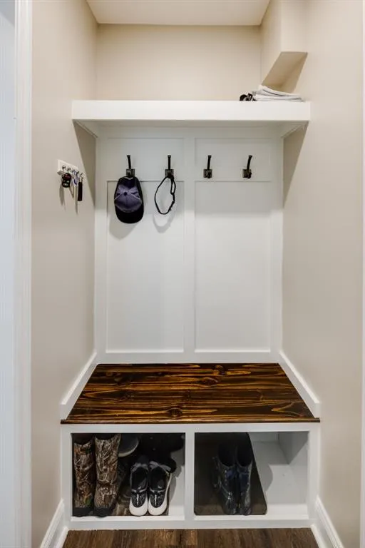 661 Hammond Drive, Sandy Springs, Georgia 30328, 3 Bedrooms Bedrooms, ,2 BathroomsBathrooms,Residential,Sold,661 Hammond Drive,7212897