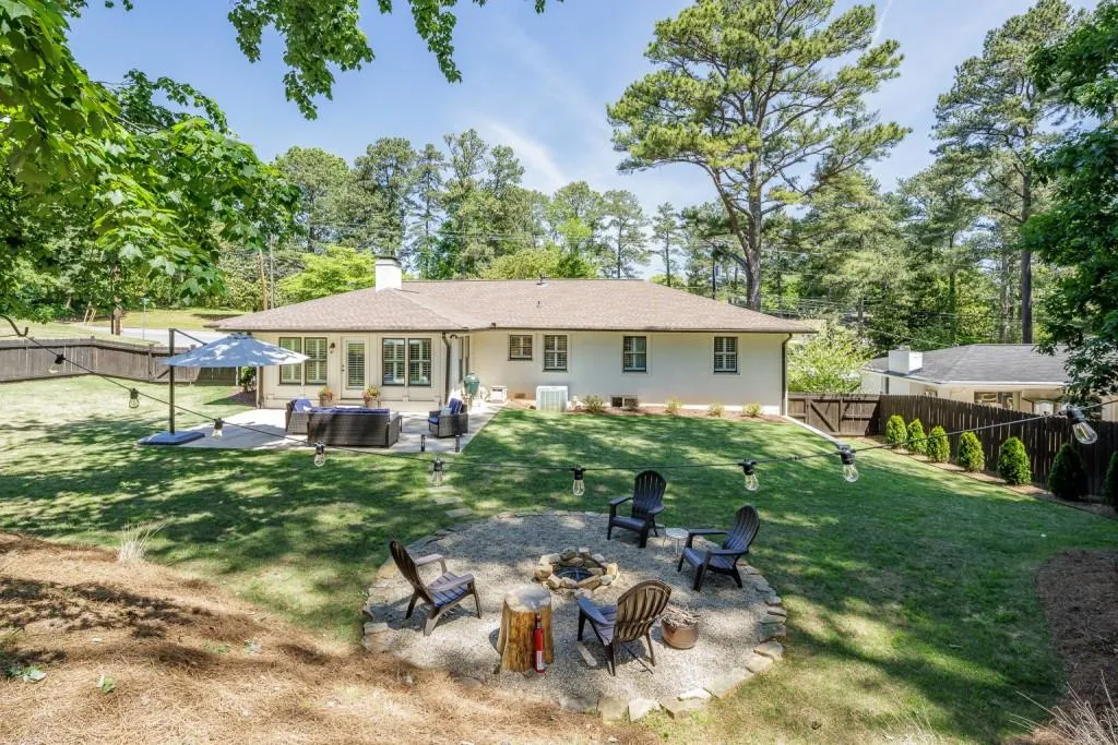 661 Hammond Drive, Sandy Springs, Georgia 30328, 3 Bedrooms Bedrooms, ,2 BathroomsBathrooms,Residential,Sold,661 Hammond Drive,7212897