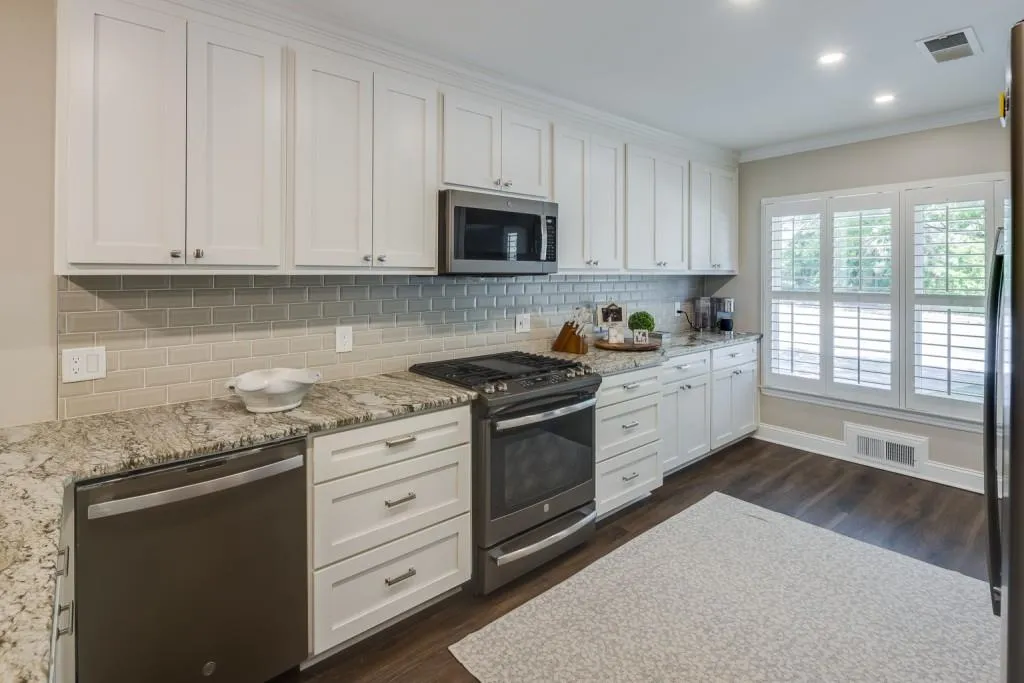 661 Hammond Drive, Sandy Springs, Georgia 30328, 3 Bedrooms Bedrooms, ,2 BathroomsBathrooms,Residential,Sold,661 Hammond Drive,7212897