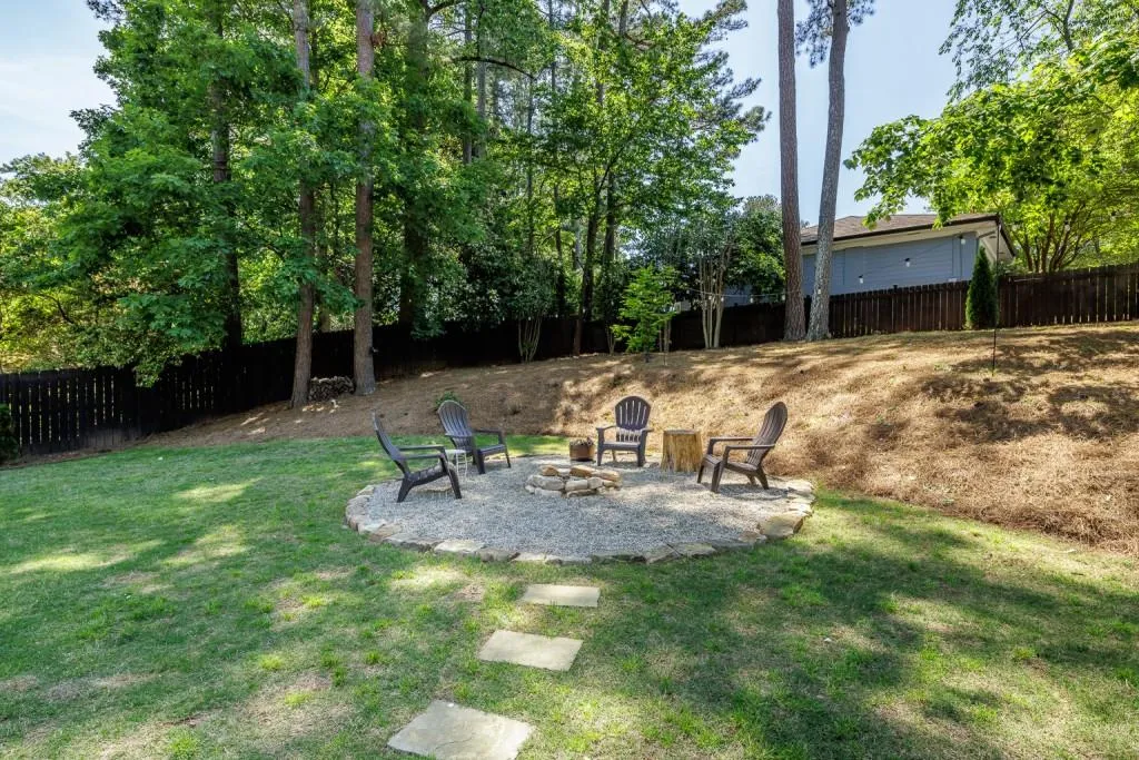 661 Hammond Drive, Sandy Springs, Georgia 30328, 3 Bedrooms Bedrooms, ,2 BathroomsBathrooms,Residential,Sold,661 Hammond Drive,7212897