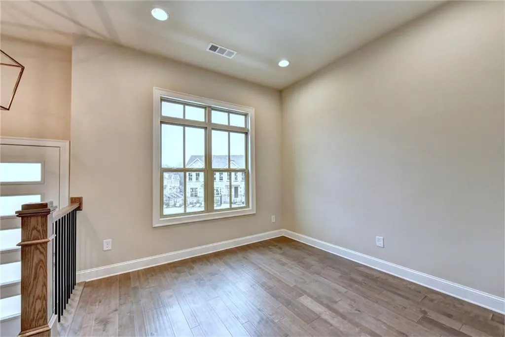 4247 Deming Circle, Atlanta, Georgia 30342, 2 Bedrooms Bedrooms, ,2 BathroomsBathrooms,Residential,Sold,4247 Deming Circle,5953355
