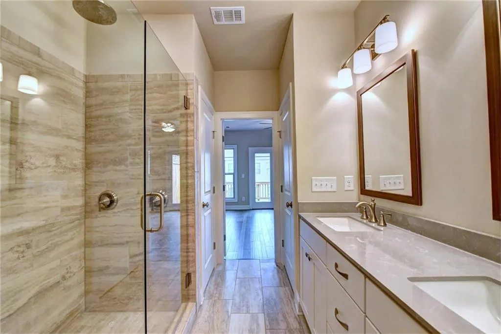 4247 Deming Circle, Atlanta, Georgia 30342, 2 Bedrooms Bedrooms, ,2 BathroomsBathrooms,Residential,Sold,4247 Deming Circle,5953355