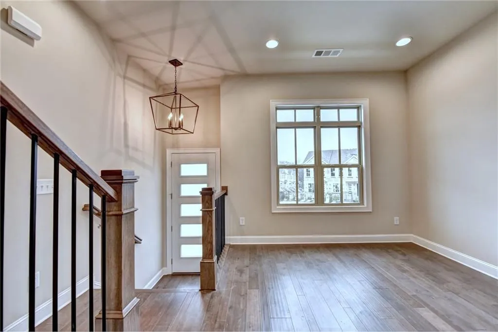 4247 Deming Circle, Atlanta, Georgia 30342, 2 Bedrooms Bedrooms, ,2 BathroomsBathrooms,Residential,Sold,4247 Deming Circle,5953355