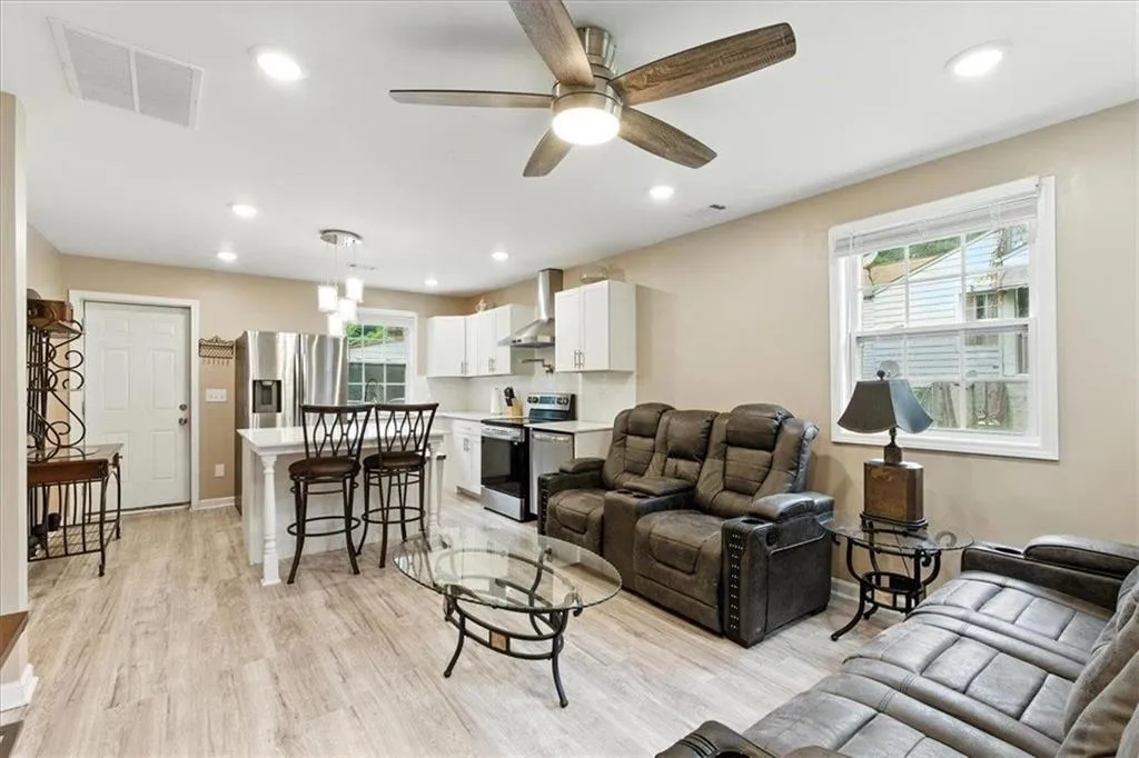 142 Hutton Place, Atlanta, Georgia 30318, 2 Bedrooms Bedrooms, ,2 BathroomsBathrooms,Residential,For Sale,142 Hutton Place,7634809