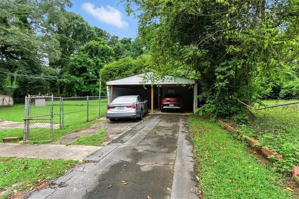 142 Hutton Place, Atlanta, Georgia 30318, 2 Bedrooms Bedrooms, ,2 BathroomsBathrooms,Residential,For Sale,142 Hutton Place,7634809