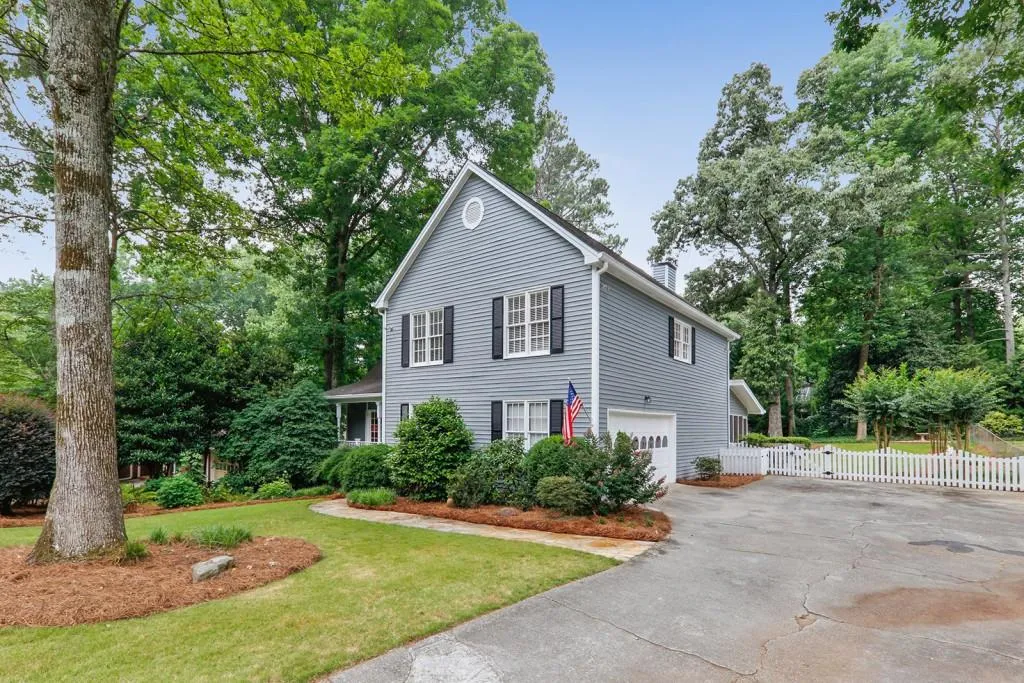 7250 Dunhill Terrace, Atlanta, Georgia 30328, 4 Bedrooms Bedrooms, ,2 BathroomsBathrooms,Residential,Sold,7250 Dunhill Terrace,6565504