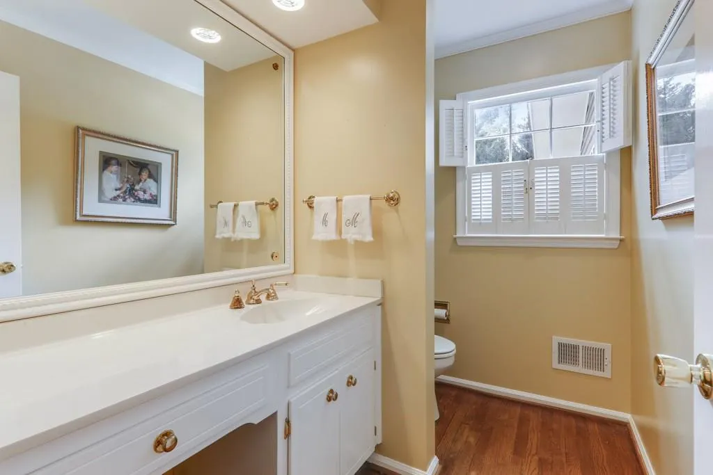 7250 Dunhill Terrace, Atlanta, Georgia 30328, 4 Bedrooms Bedrooms, ,2 BathroomsBathrooms,Residential,Sold,7250 Dunhill Terrace,6565504