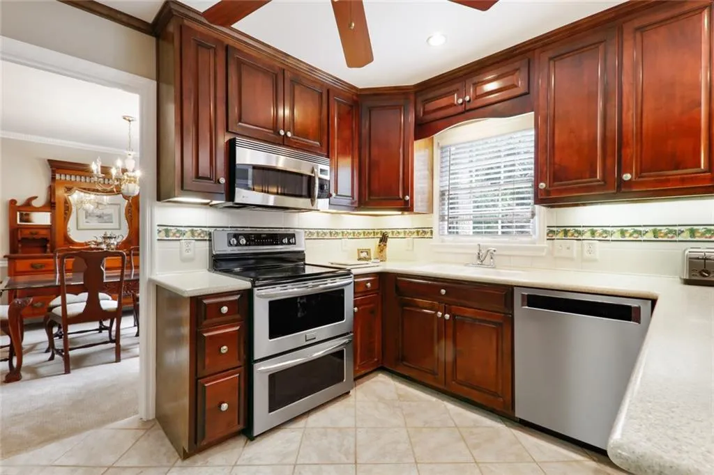 7250 Dunhill Terrace, Atlanta, Georgia 30328, 4 Bedrooms Bedrooms, ,2 BathroomsBathrooms,Residential,Sold,7250 Dunhill Terrace,6565504
