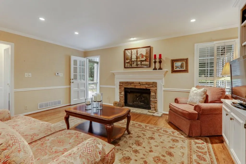 7250 Dunhill Terrace, Atlanta, Georgia 30328, 4 Bedrooms Bedrooms, ,2 BathroomsBathrooms,Residential,Sold,7250 Dunhill Terrace,6565504
