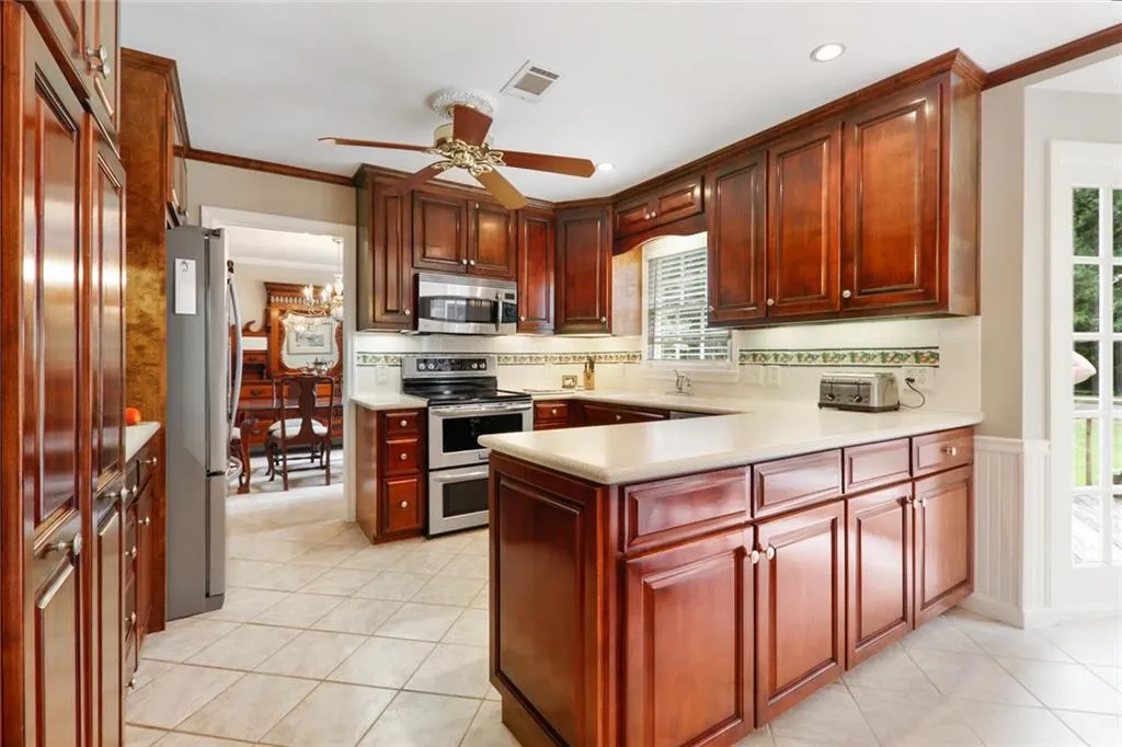 7250 Dunhill Terrace, Atlanta, Georgia 30328, 4 Bedrooms Bedrooms, ,2 BathroomsBathrooms,Residential,Sold,7250 Dunhill Terrace,6565504