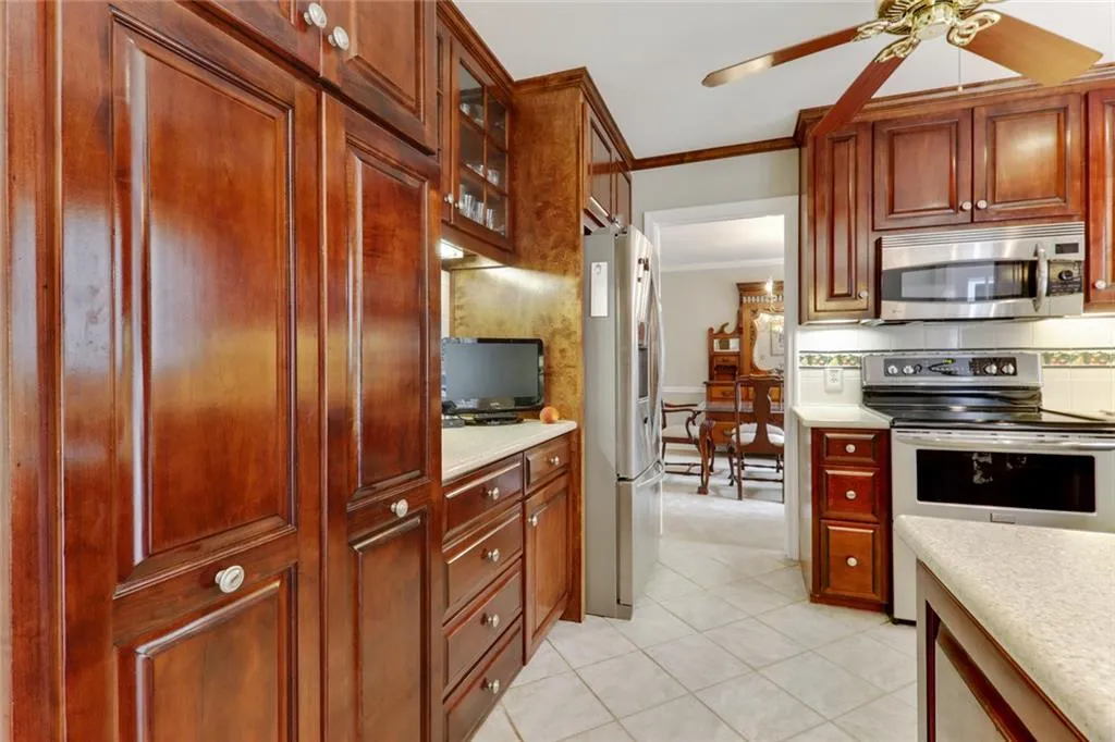 7250 Dunhill Terrace, Atlanta, Georgia 30328, 4 Bedrooms Bedrooms, ,2 BathroomsBathrooms,Residential,Sold,7250 Dunhill Terrace,6565504