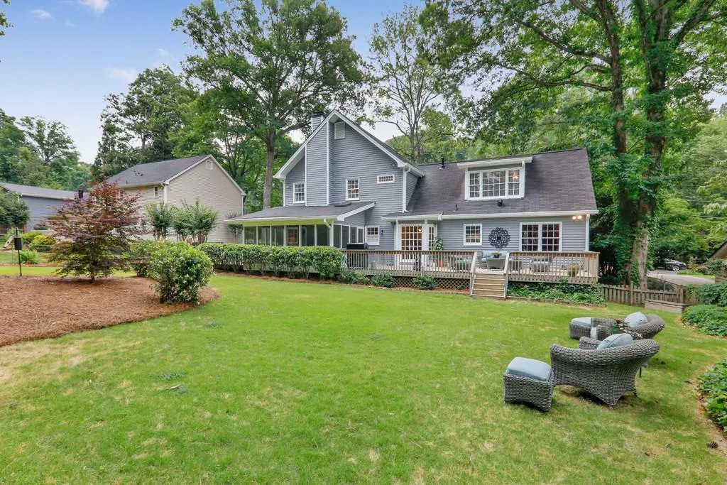 7250 Dunhill Terrace, Atlanta, Georgia 30328, 4 Bedrooms Bedrooms, ,2 BathroomsBathrooms,Residential,Sold,7250 Dunhill Terrace,6565504