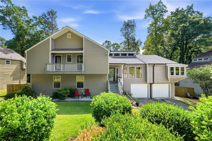 2184 Deep Woods Way, Marietta, Georgia 30062