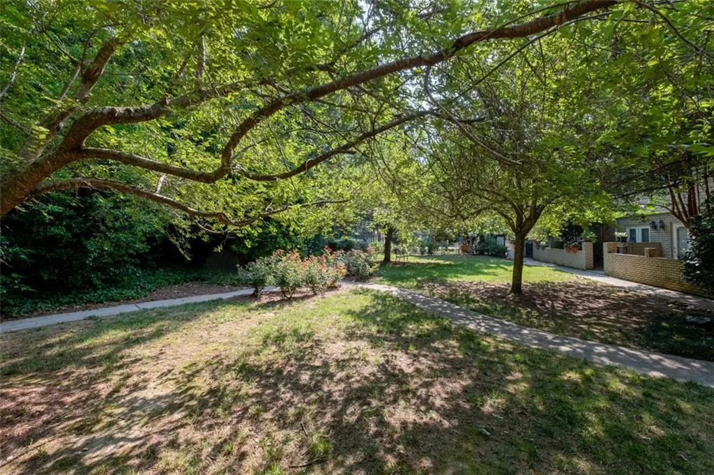 6940 Roswell Road Unit 11b, Atlanta, Georgia 30328, 2 Bedrooms Bedrooms, ,1 BathroomBathrooms,Residential,Sold,6940 Roswell Road Unit 11b,7373673