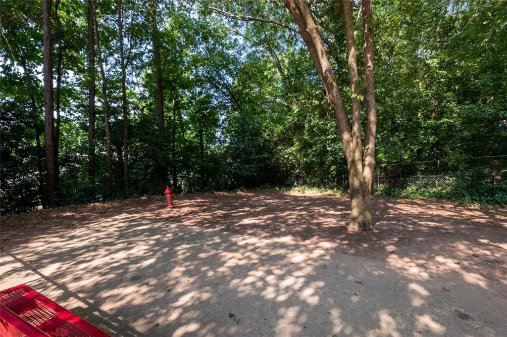 6940 Roswell Road Unit 11b, Atlanta, Georgia 30328, 2 Bedrooms Bedrooms, ,1 BathroomBathrooms,Residential,Sold,6940 Roswell Road Unit 11b,7373673