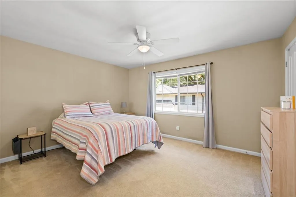 6940 Roswell Road Unit 11b, Atlanta, Georgia 30328, 2 Bedrooms Bedrooms, ,1 BathroomBathrooms,Residential,Sold,6940 Roswell Road Unit 11b,7373673