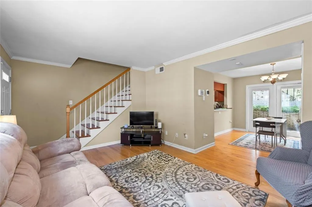 6940 Roswell Road Unit 11b, Atlanta, Georgia 30328, 2 Bedrooms Bedrooms, ,1 BathroomBathrooms,Residential,Sold,6940 Roswell Road Unit 11b,7373673