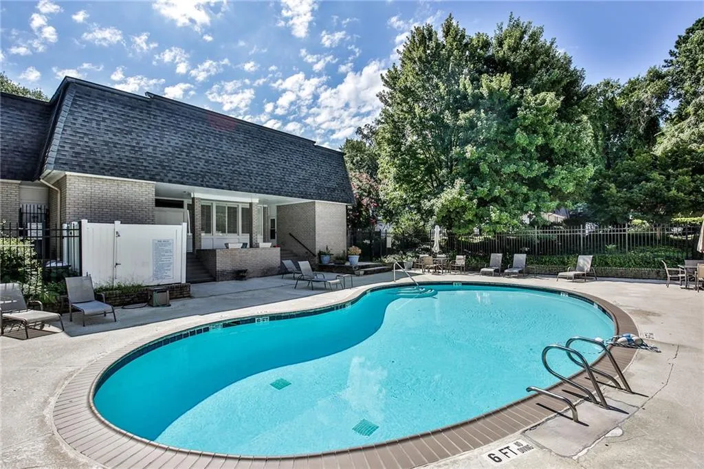 5050 Chemin De Vie Unit A, Atlanta, Georgia 30342, 2 Bedrooms Bedrooms, ,2 BathroomsBathrooms,Residential,Sold,5050 Chemin De Vie Unit A,6591032