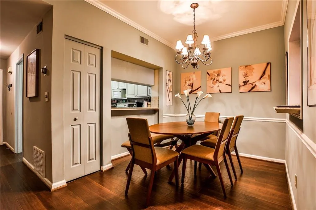 5050 Chemin De Vie Unit A, Atlanta, Georgia 30342, 2 Bedrooms Bedrooms, ,2 BathroomsBathrooms,Residential,Sold,5050 Chemin De Vie Unit A,6591032