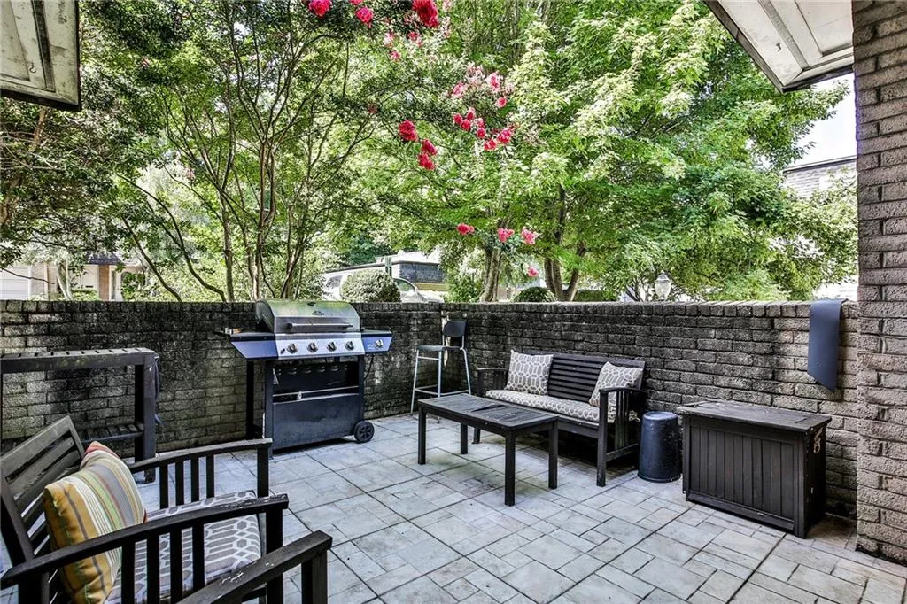 5050 Chemin De Vie Unit A, Atlanta, Georgia 30342, 2 Bedrooms Bedrooms, ,2 BathroomsBathrooms,Residential,Sold,5050 Chemin De Vie Unit A,6591032