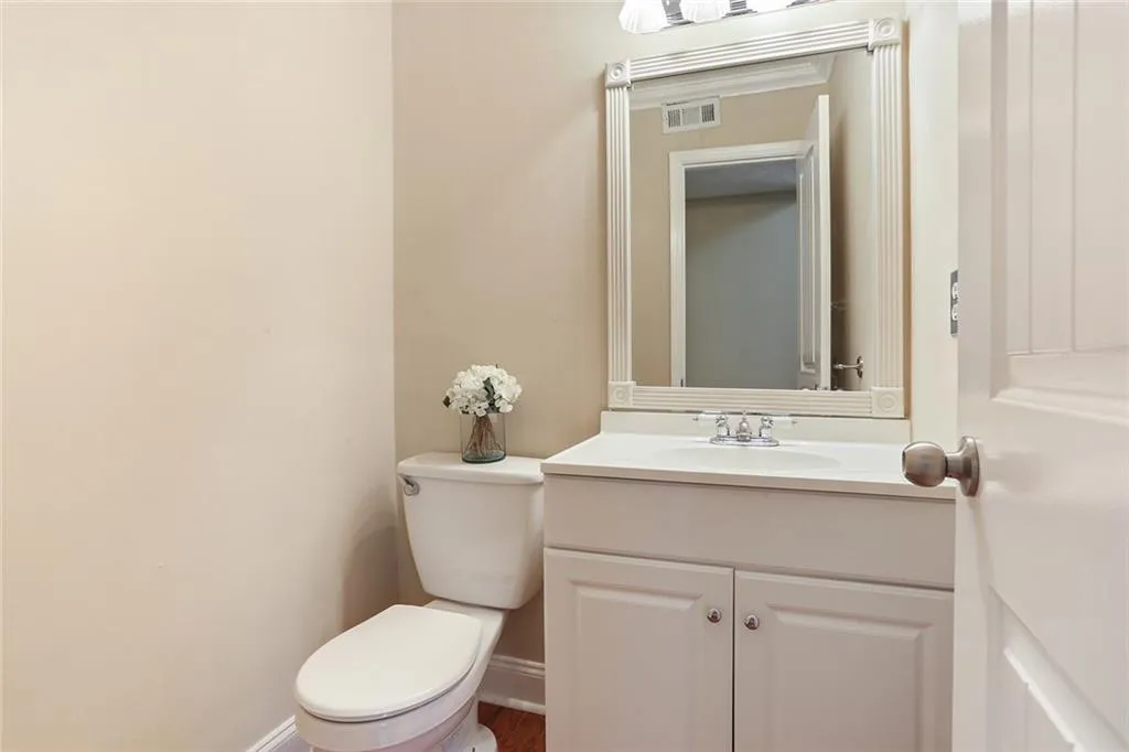 7750 Roswell Road Unit 11d, Sandy Springs, Georgia 30350, 3 Bedrooms Bedrooms, ,2 BathroomsBathrooms,Residential,Sold,7750 Roswell Road Unit 11d,6054508