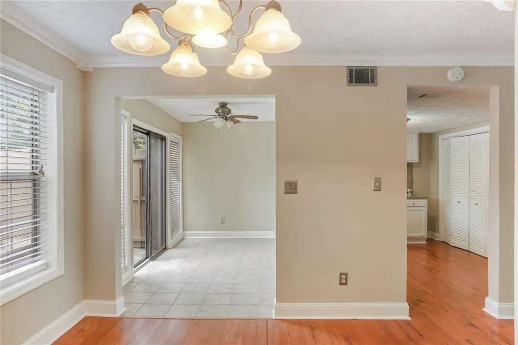 7750 Roswell Road Unit 11d, Sandy Springs, Georgia 30350, 3 Bedrooms Bedrooms, ,2 BathroomsBathrooms,Residential,Sold,7750 Roswell Road Unit 11d,6054508