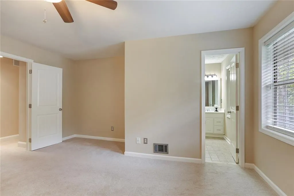 7750 Roswell Road Unit 11d, Sandy Springs, Georgia 30350, 3 Bedrooms Bedrooms, ,2 BathroomsBathrooms,Residential,Sold,7750 Roswell Road Unit 11d,6054508