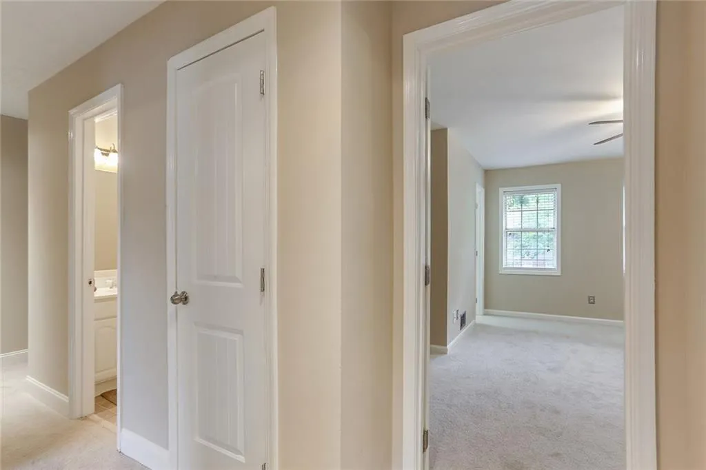 7750 Roswell Road Unit 11d, Sandy Springs, Georgia 30350, 3 Bedrooms Bedrooms, ,2 BathroomsBathrooms,Residential,Sold,7750 Roswell Road Unit 11d,6054508