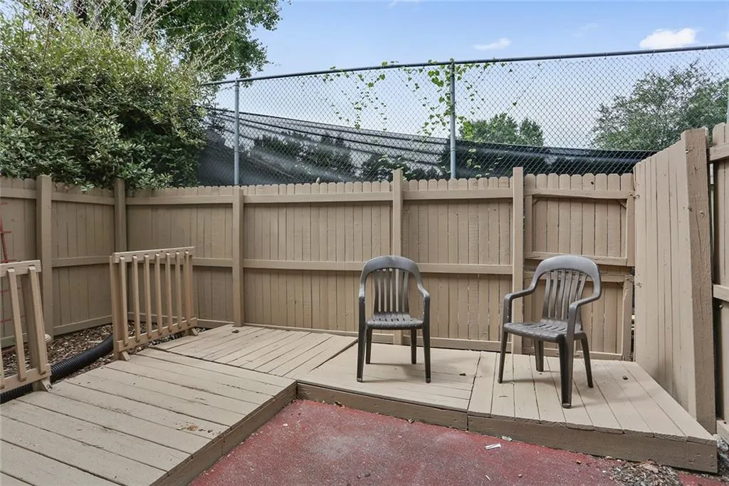 7750 Roswell Road Unit 11d, Sandy Springs, Georgia 30350, 3 Bedrooms Bedrooms, ,2 BathroomsBathrooms,Residential,Sold,7750 Roswell Road Unit 11d,6054508