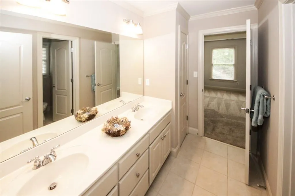 819 Stratford Court, Sandy Springs, Georgia 30350, 5 Bedrooms Bedrooms, ,4 BathroomsBathrooms,Residential,Sold,819 Stratford Court,6576246