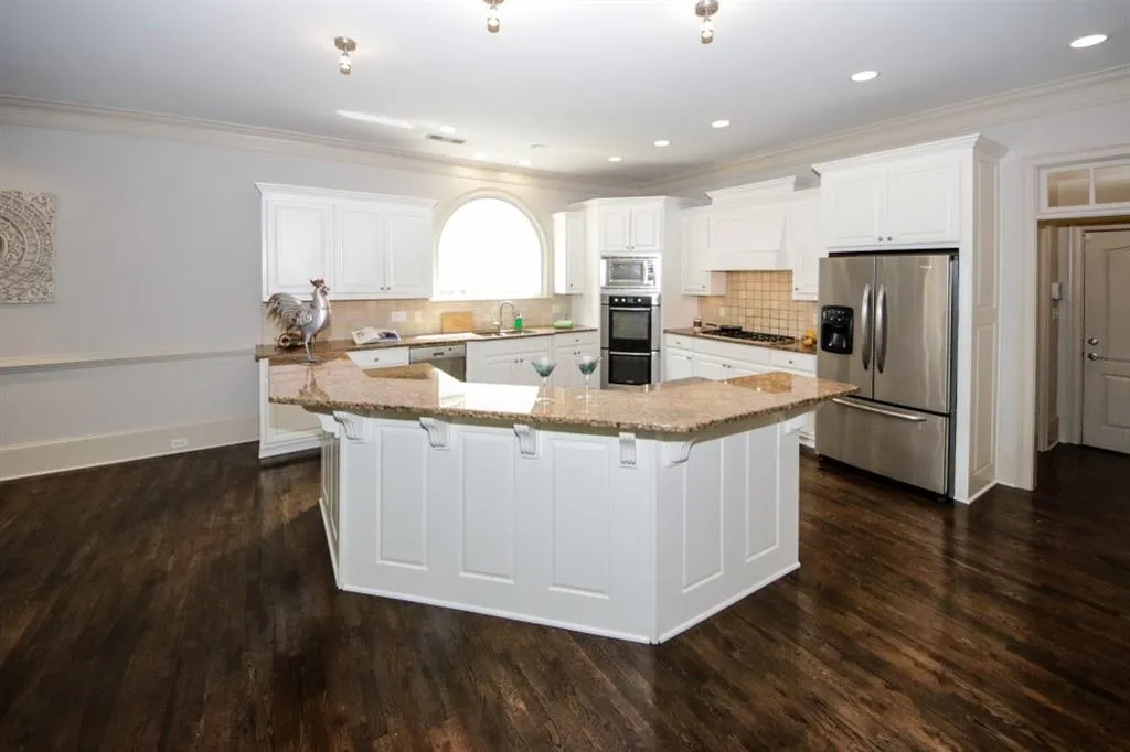 819 Stratford Court, Sandy Springs, Georgia 30350, 5 Bedrooms Bedrooms, ,4 BathroomsBathrooms,Residential,Sold,819 Stratford Court,6576246