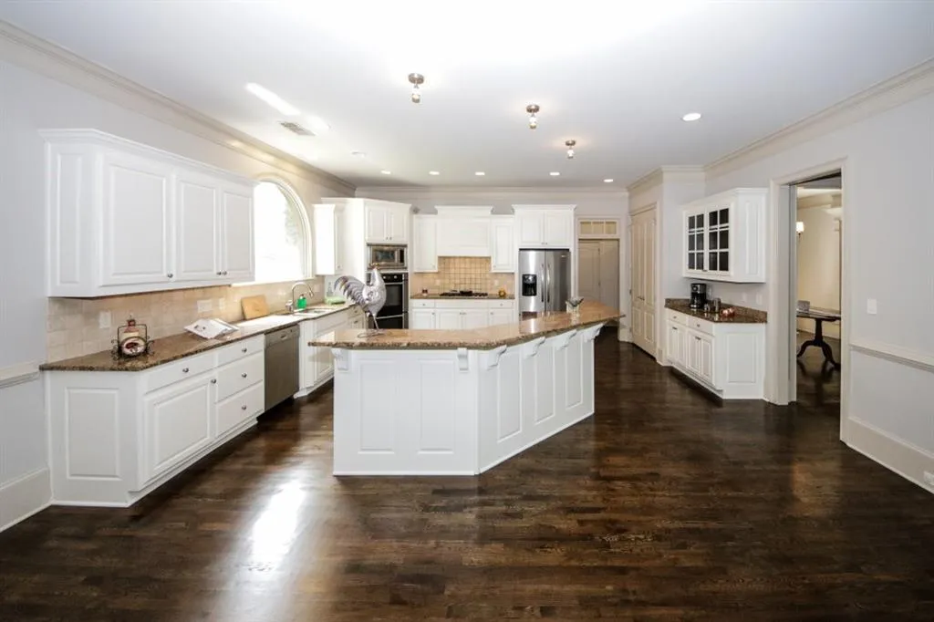 819 Stratford Court, Sandy Springs, Georgia 30350, 5 Bedrooms Bedrooms, ,4 BathroomsBathrooms,Residential,Sold,819 Stratford Court,6576246