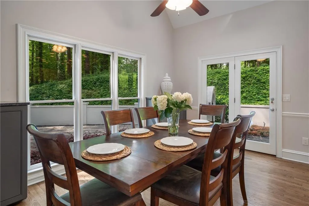 900 Edgewater Drive~ The vaulted Breakfast area can easily accommodate a large table for casual dining.
