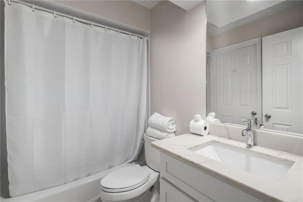 900 Edgewater Drive~ Lovely and refreshed full bathroom in the Terrace level.