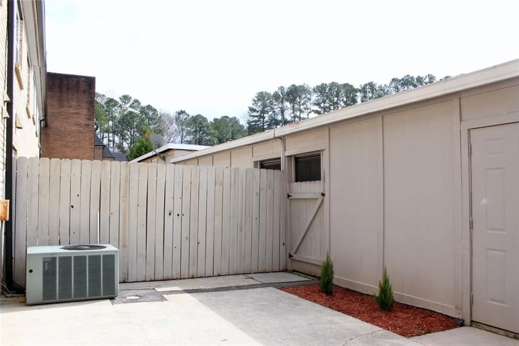 360 Winding River Drive Unit L, Atlanta, Georgia 30350, 3 Bedrooms Bedrooms, ,2 BathroomsBathrooms,Residential,Sold,360 Winding River Drive Unit L,6519985