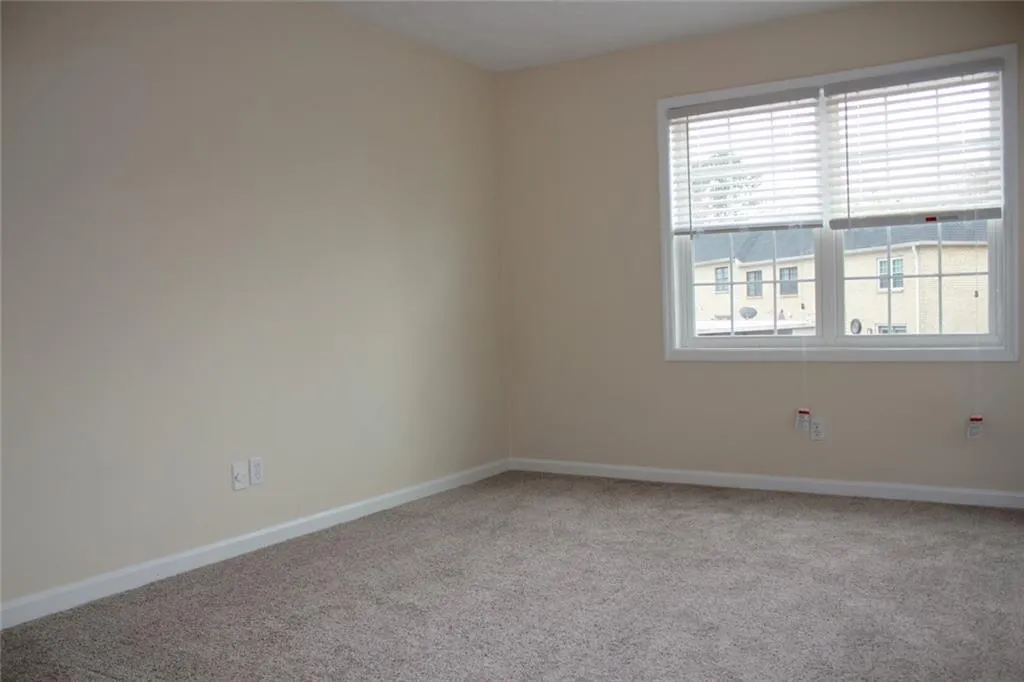 360 Winding River Drive Unit L, Atlanta, Georgia 30350, 3 Bedrooms Bedrooms, ,2 BathroomsBathrooms,Residential,Sold,360 Winding River Drive Unit L,6519985
