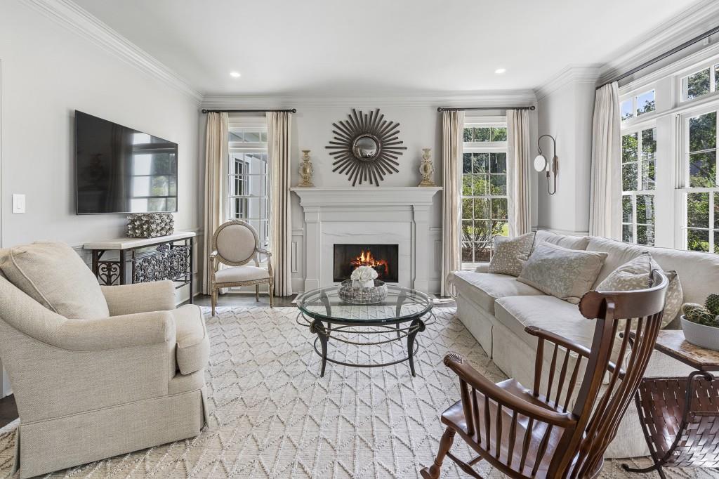 130 Devereux Court, Atlanta, Georgia 30327, 5 Bedrooms Bedrooms, ,4 BathroomsBathrooms,Residential,Sold,130 Devereux Court,7288875