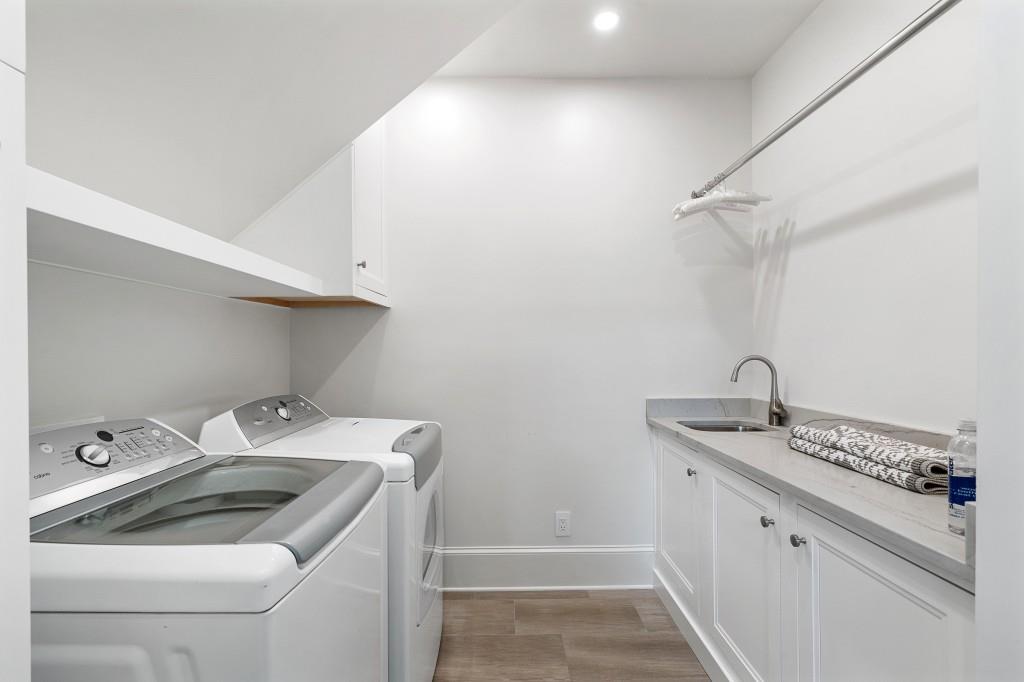 130 Devereux Court, Atlanta, Georgia 30327, 5 Bedrooms Bedrooms, ,4 BathroomsBathrooms,Residential,Sold,130 Devereux Court,7288875