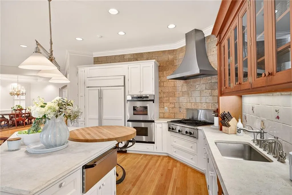 A fantastic kitchen for entertaining and gathering