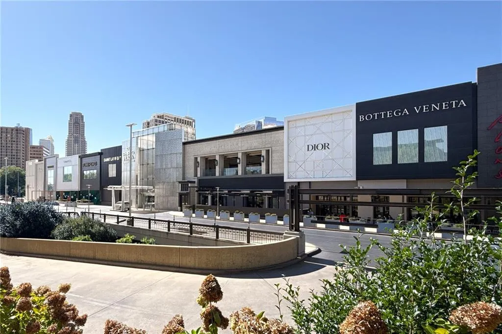 Phipps Plaza is just 5 minutes away