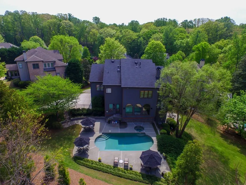 785 Lake Summit Drive, Atlanta, Georgia 30342, 6 Bedrooms Bedrooms, ,5 BathroomsBathrooms,Residential,Sold,785 Lake Summit Drive,5833136