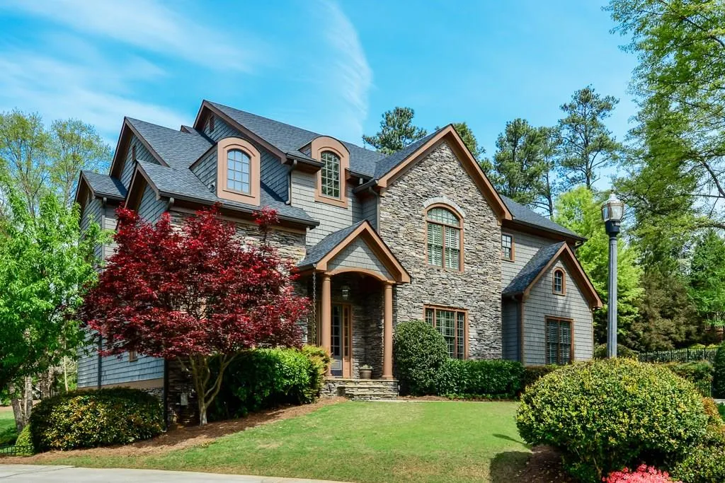 785 Lake Summit Drive, Atlanta, Georgia 30342, 6 Bedrooms Bedrooms, ,5 BathroomsBathrooms,Residential,Sold,785 Lake Summit Drive,5833136
