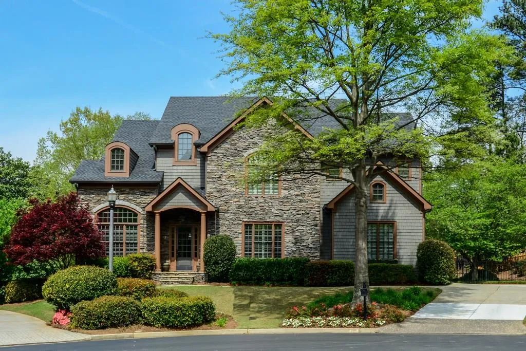 785 Lake Summit Drive, Atlanta, Georgia 30342, 6 Bedrooms Bedrooms, ,5 BathroomsBathrooms,Residential,Sold,785 Lake Summit Drive,5833136