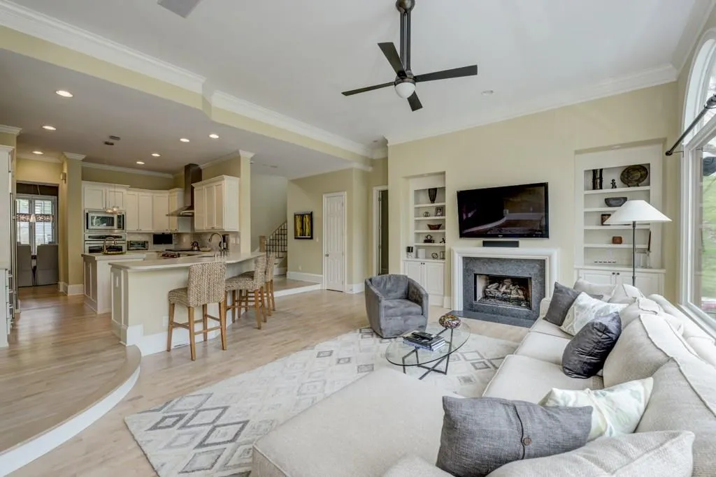 785 Lake Summit Drive, Atlanta, Georgia 30342, 6 Bedrooms Bedrooms, ,5 BathroomsBathrooms,Residential,Sold,785 Lake Summit Drive,5833136