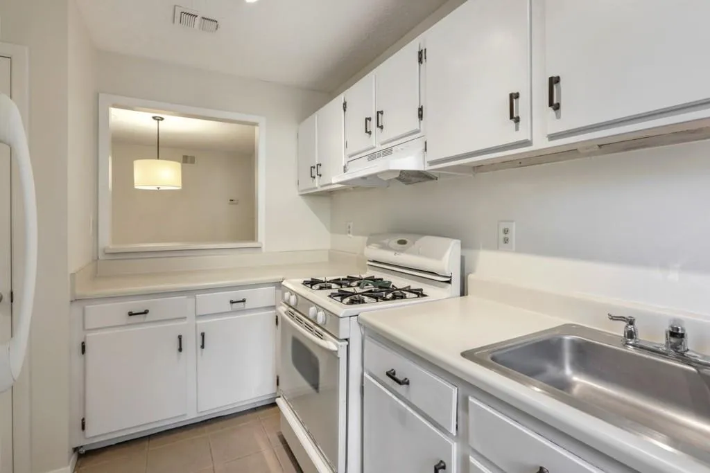 507 Woodcliff Drive Unit 507, Sandy Springs, Georgia 30350, 2 Bedrooms Bedrooms, ,1 BathroomBathrooms,Residential,Sold,507 Woodcliff Drive Unit 507,6969343