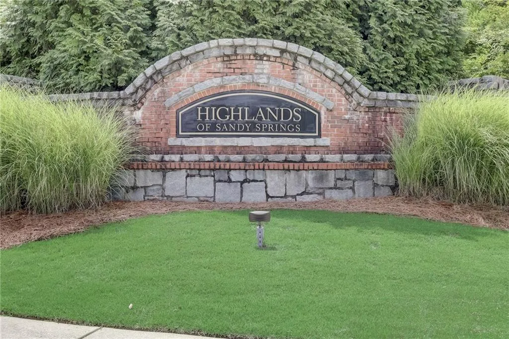 7395 Glisten Avenue, Sandy Springs, Georgia 30328, 3 Bedrooms Bedrooms, ,3 BathroomsBathrooms,Residential,Sold,7395 Glisten Avenue,7244691