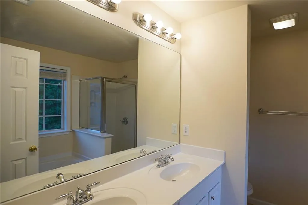 7820 Kiverton Place, Sandy Springs, Georgia 30350, 4 Bedrooms Bedrooms, ,3 BathroomsBathrooms,Residential,Sold,7820 Kiverton Place,6547055