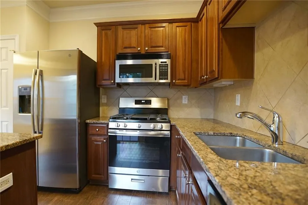 7820 Kiverton Place, Sandy Springs, Georgia 30350, 4 Bedrooms Bedrooms, ,3 BathroomsBathrooms,Residential,Sold,7820 Kiverton Place,6547055